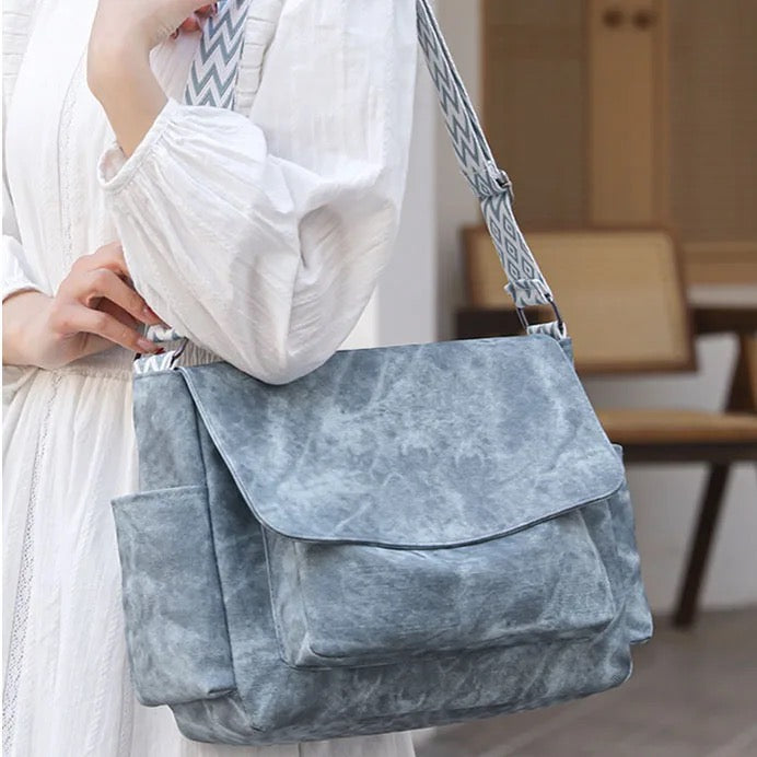 Elizabeth Flap Messenger Bag