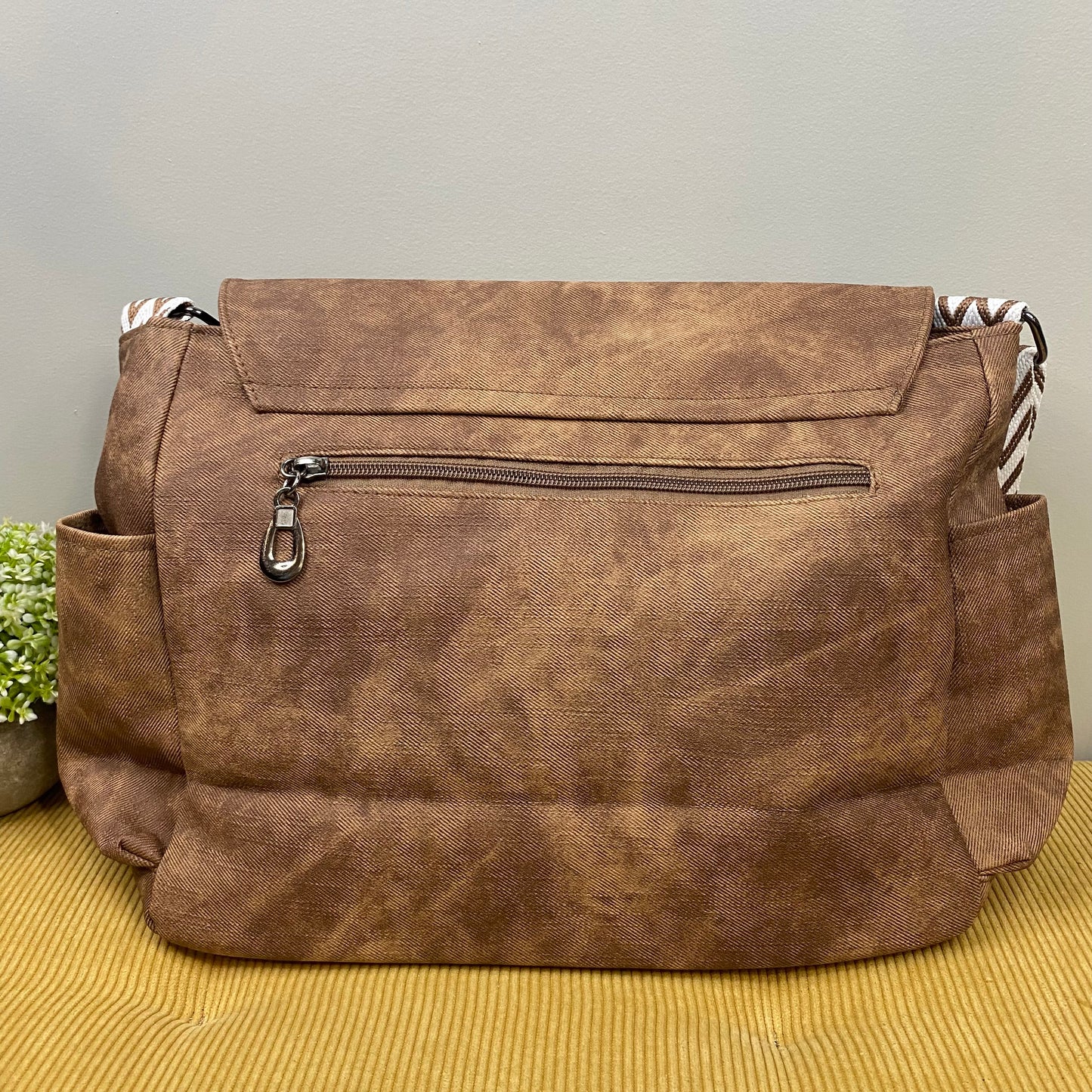 Elizabeth Flap Messenger Bag